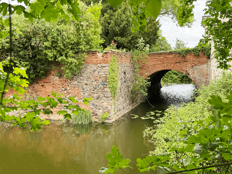 hauptburg angern südseite